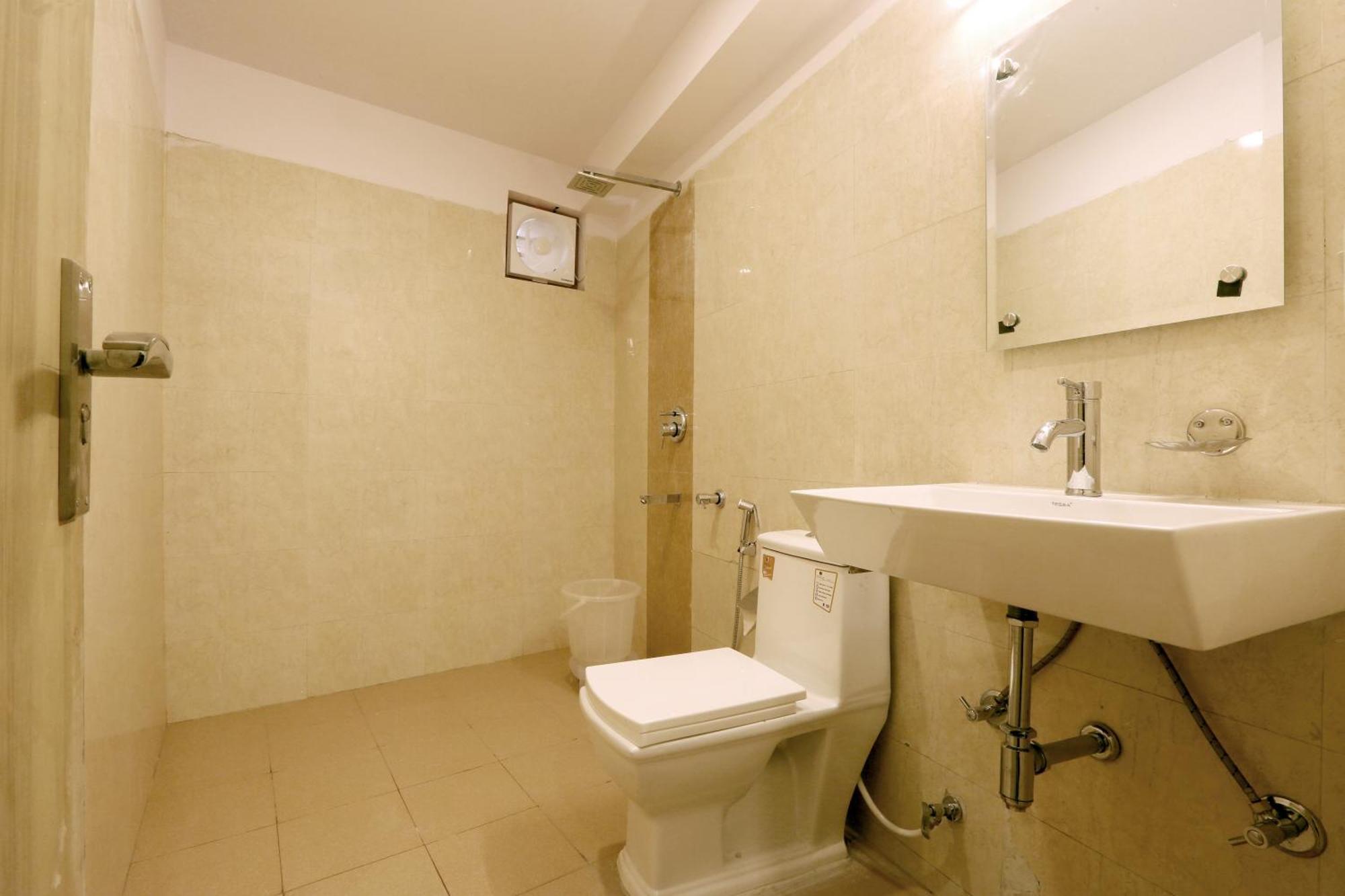Bed and Breakfast Plazzo Prime Plaza At Delhi Airport Neu-Delhi Exterior foto