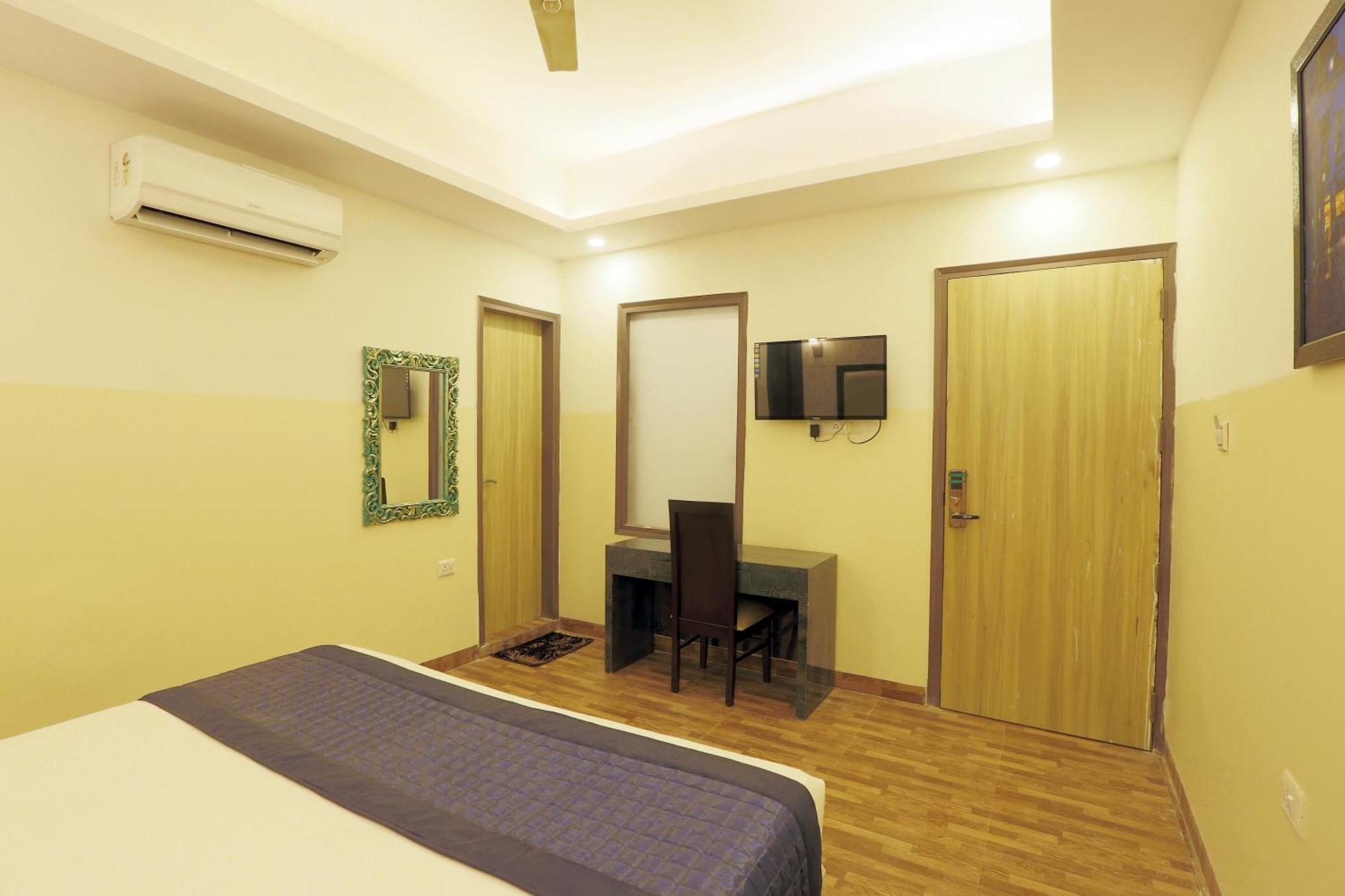 Bed and Breakfast Plazzo Prime Plaza At Delhi Airport Neu-Delhi Exterior foto