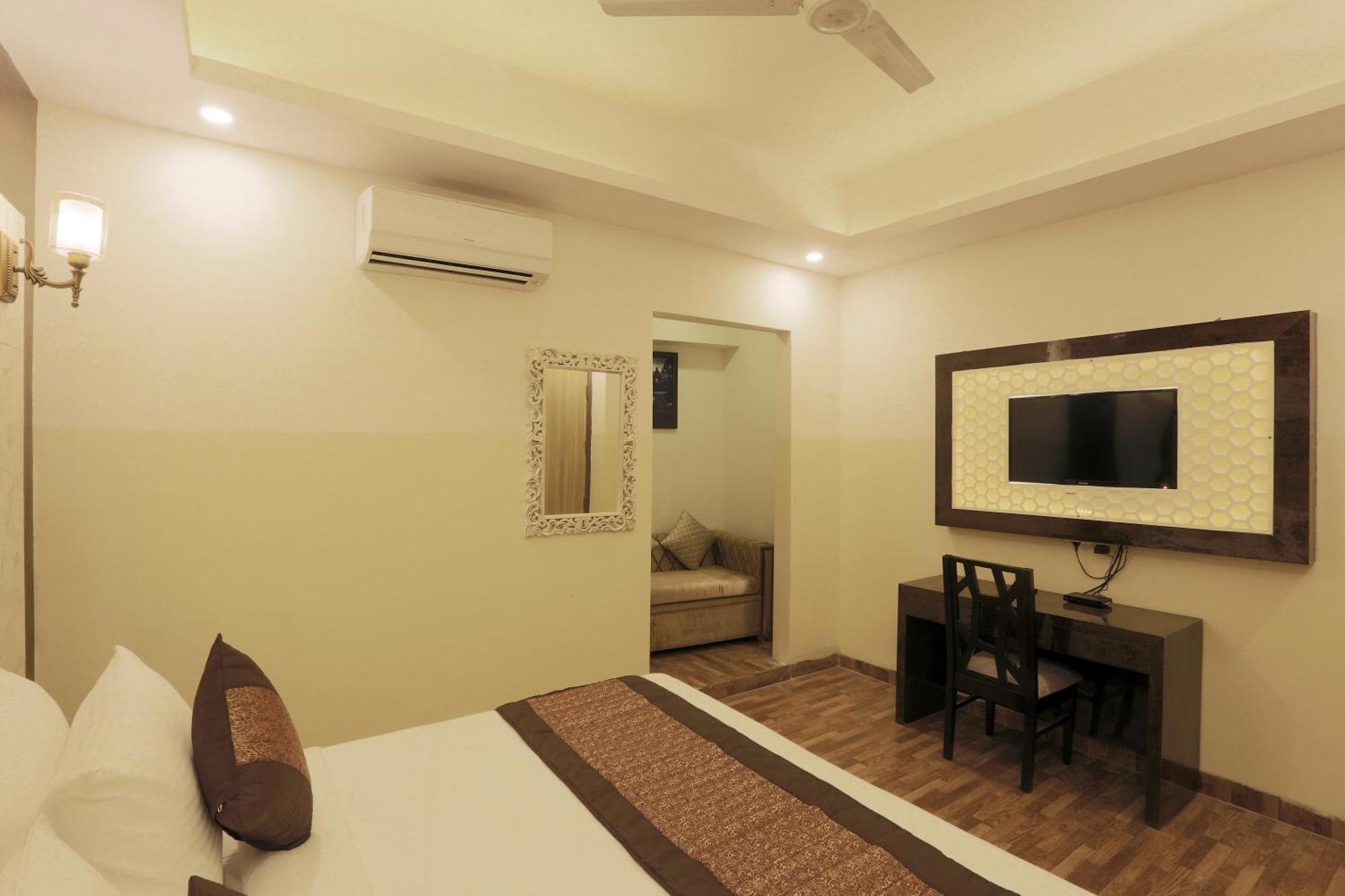 Bed and Breakfast Plazzo Prime Plaza At Delhi Airport Neu-Delhi Exterior foto