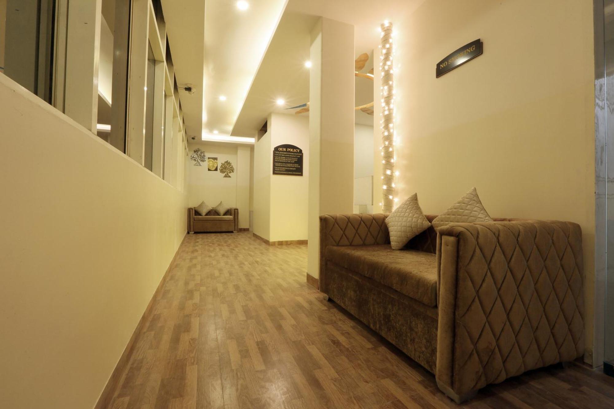 Bed and Breakfast Plazzo Prime Plaza At Delhi Airport Neu-Delhi Exterior foto