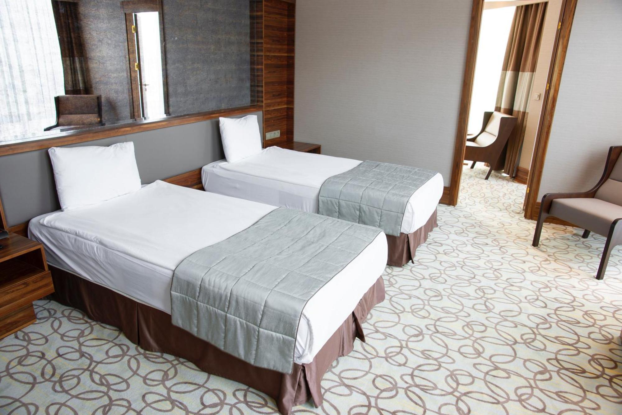 Bed and Breakfast Plazzo Prime Plaza At Delhi Airport Neu-Delhi Exterior foto